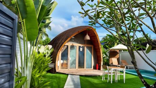 Πισίνα στο ή κοντά στο Found Mansion