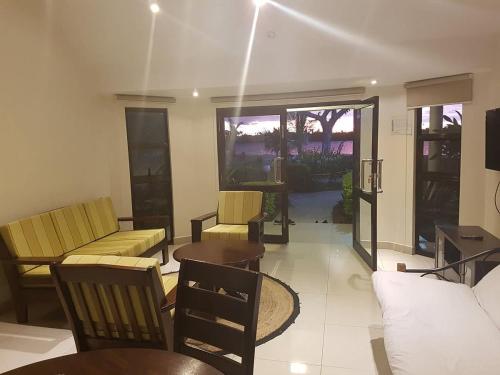Χώρος καθιστικού στο Bayview Cove Villas - Sonaisali Nadi