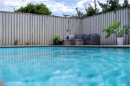 Πισίνα στο ή κοντά στο Bayfair Break - Mt Maunganui