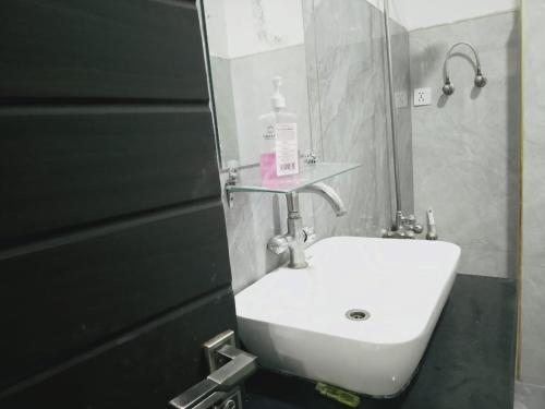 Koupelna v ubytování 1-Bedroom Apartment