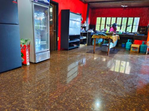 Η κουζίνα ή μικρή κουζίνα στο Town Proper Staycation in Sagada