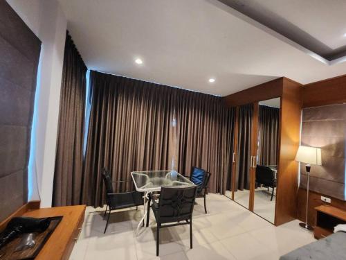 Un lugar para sentarse en Ketki Luxury Pool Villa Seaflare Pattaya