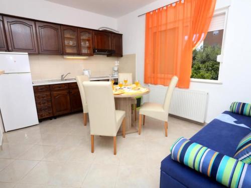 One-Bedroom Apartment With Terrace A2