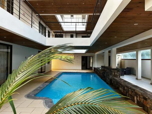 Apt with Pool & Gym, Near Shops & Beach - GBHC5