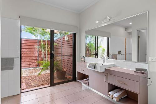 Koupelna v ubytování Freshwater East Kimberley Apartments