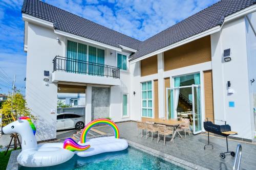 Bazén v ubytování Santara Pool Villa Udon nebo v jeho okolí