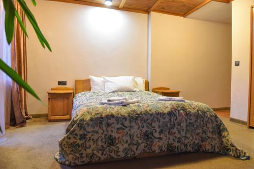 Ένα ή περισσότερα κρεβάτια σε δωμάτιο στο Hotel Rothmans-Breakfast - Free parking - Lobby