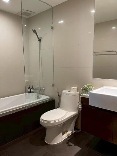 Ένα μπάνιο στο SkyLink Thonglor Luxury Condo with Pool BTS Access