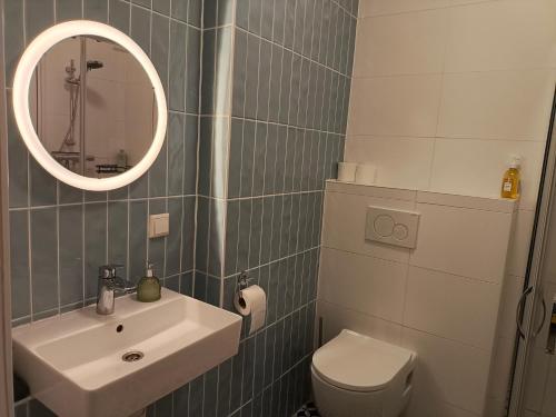 Ένα μπάνιο στο Ocean Moments - Free Parking