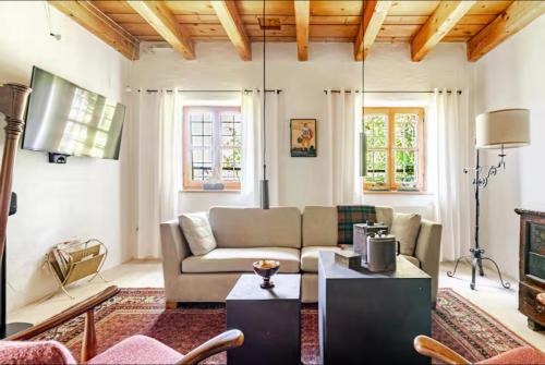 Alpine Boutique Chalet with Sauna near Salzburg