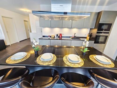 Kuchyň nebo kuchyňský kout v ubytování 2 bedrooms Penthouse in Center w Terrace&Parking