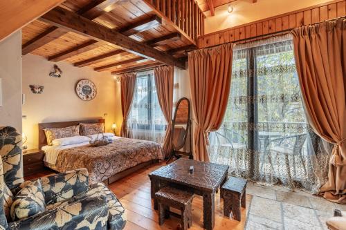 Gallery image of Sokaki in Méga Khoríon