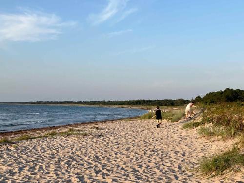 Φωτογραφία από το άλμπουμ του Cozy Summer House By Høve Strand σε Høve