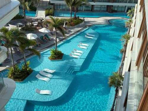 Πισίνα στο ή κοντά στο The Sunshine Beach Resort lux apartment