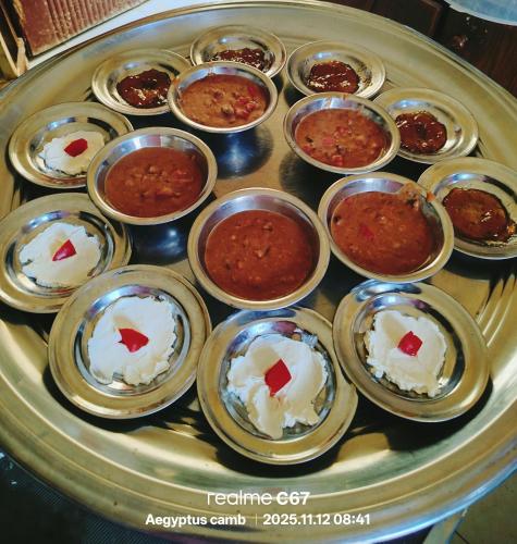 Jídlo v hotelu nebo okolí