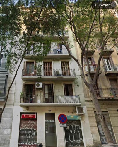 Basic interior Apartment Sagrada Familia Excellent for exploring Barcelona Very good location