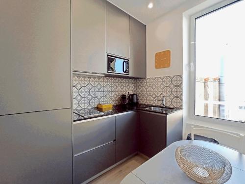 Brand-New 1 Bedroom Fully Refurbished