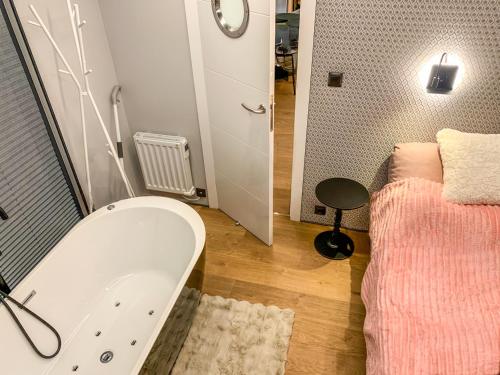 Phòng tắm tại Houseboat - Dom na wodzie