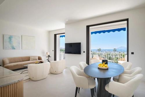 REF 2028 Croisette - Superb apartment with panoramic sea view for rent