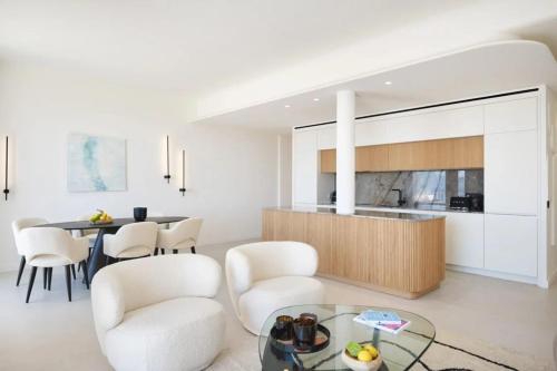 REF 2028 Croisette - Superb apartment with panoramic sea view for rent