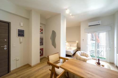 City Wanderer Modern Loft