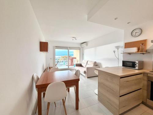 Appartement rénové à Roses, proche plage et centre, pour 6 pers.