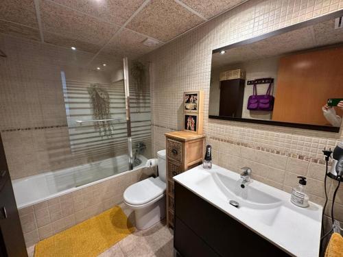 Precioso duplex con vistas a la piscina AV-86