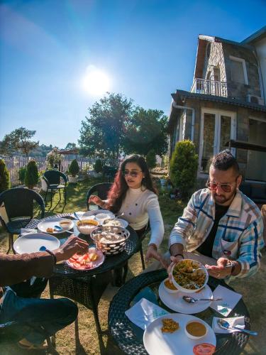 Jídlo v hotelu nebo okolí