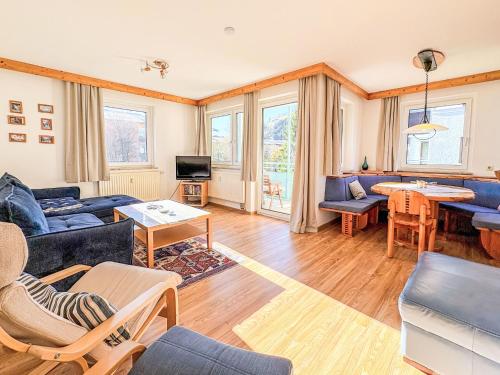 Χώρος καθιστικού στο Apartment Haus Kitzsteinhorn by Interhome