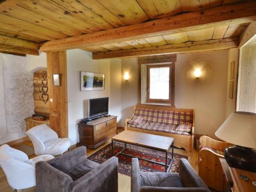 Chalet rénové 8 pers. proche centre et pistes avec parking