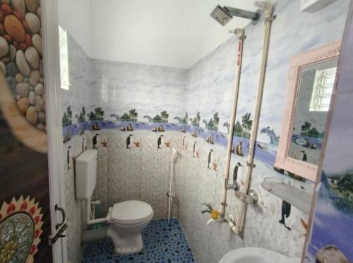 Ένα μπάνιο στο আগরতলা হোমস্টে Agartala Homestay Agartala