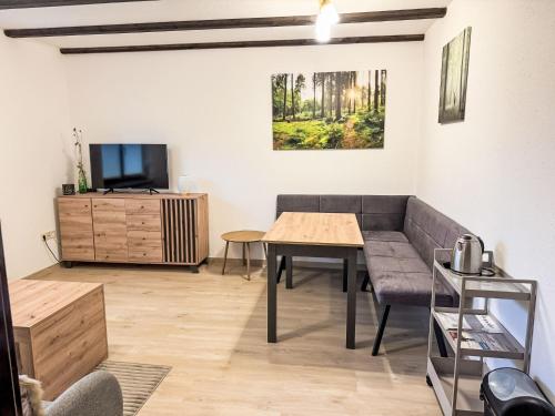 Μια τηλεόραση ή/και κέντρο ψυχαγωγίας στο Apartment Am Hohen Bogen-38 by Interhome