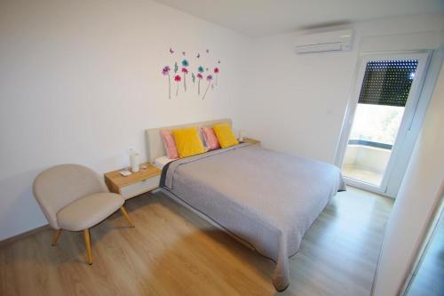 Modern 2-Bedroom Apartment Near the Beach
