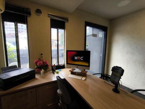 Μια τηλεόραση ή/και κέντρο ψυχαγωγίας στο MEC Office Hostel