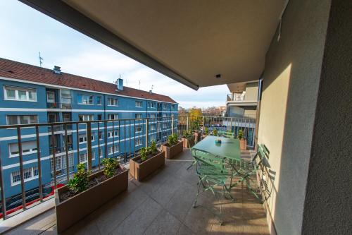 crespi terrace, private parking, a few steps from the metro