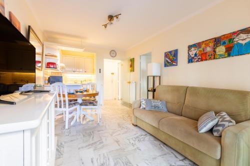 LB Vacation Rentals I Cannes Croisette, Large Terrace, Free Parking, Beaches