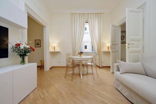 Castel Sant'Angelo Elegant Jacobus House