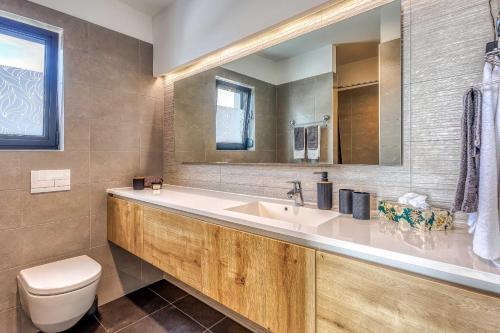 Et badeværelse på Apartman Island Beauty 2