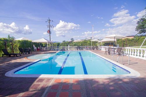 Πισίνα στο ή κοντά στο Villa Aurora