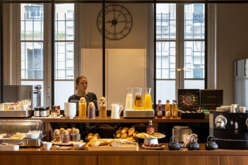 Jídlo v hotelu nebo okolí