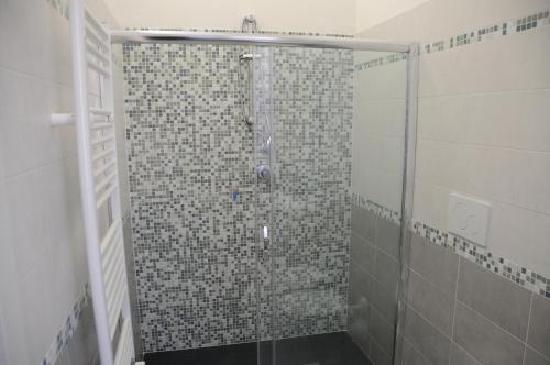 Bilik mandi di Affittacamere La Perla
