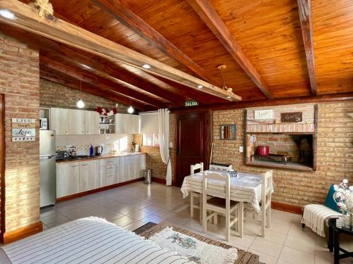 Η κουζίνα ή μικρή κουζίνα στο One Cabañas