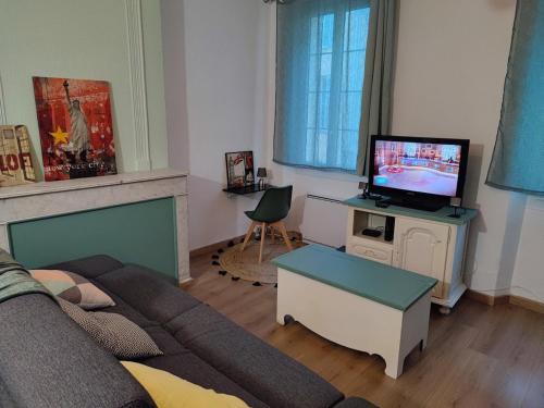 Μια τηλεόραση ή/και κέντρο ψυχαγωγίας στο studio à Draguignan