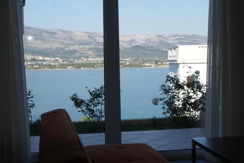 Wohnung 1 Im Erdgeschos Mit Terrasse Und Meerblick