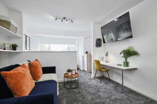 Μια τηλεόραση ή/και κέντρο ψυχαγωγίας στο Argie Gardens Studio - 1a