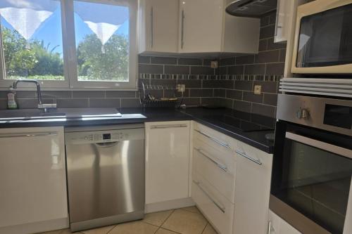 Beautiful Apartment with Garden Near Beach