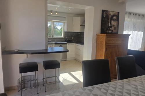 Beautiful Apartment with Garden Near Beach