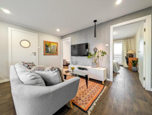 Stysia Superior Apartment by BookingHost