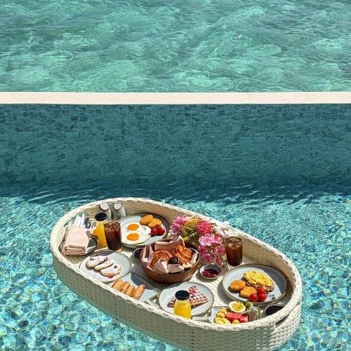 Jídlo v rezortu nebo okolí