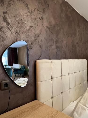 Coin salon dans l'établissement Pensiunea Carina